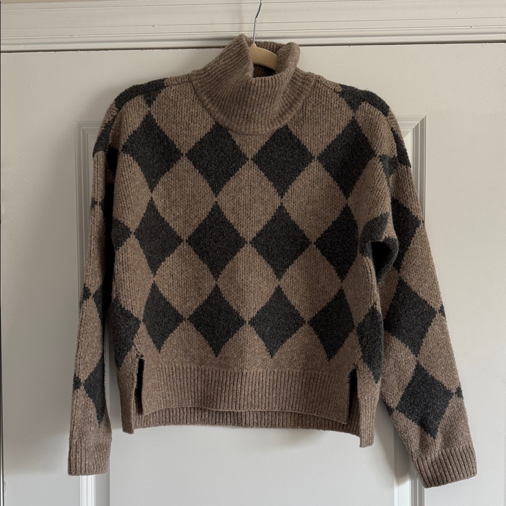 Abercrombie & Fitch Brown and Black Diamond Turtleneck Sweater